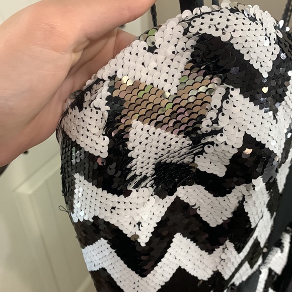 Lusso Australia dress - Picture 9 of 10